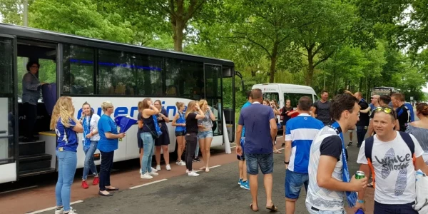 Partybus huren voor sportteams Hoek van Holland